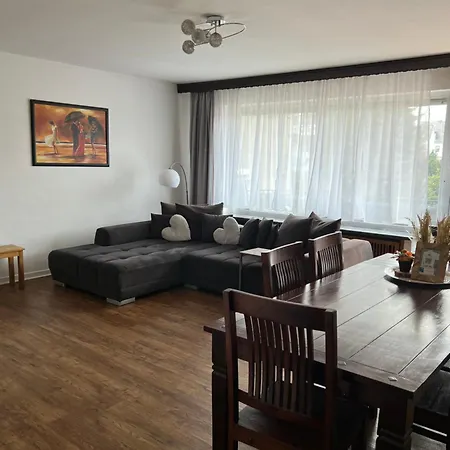 Mit Balkon Am Rhein